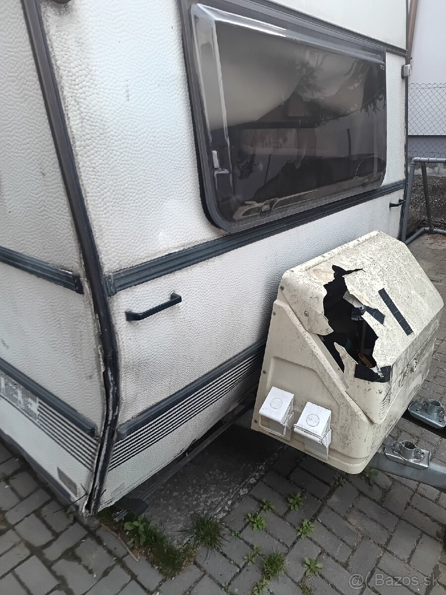 Obytný príves, karavan - 3