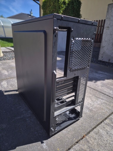 Počítačova skriňa Fractal Design Focus G - 3