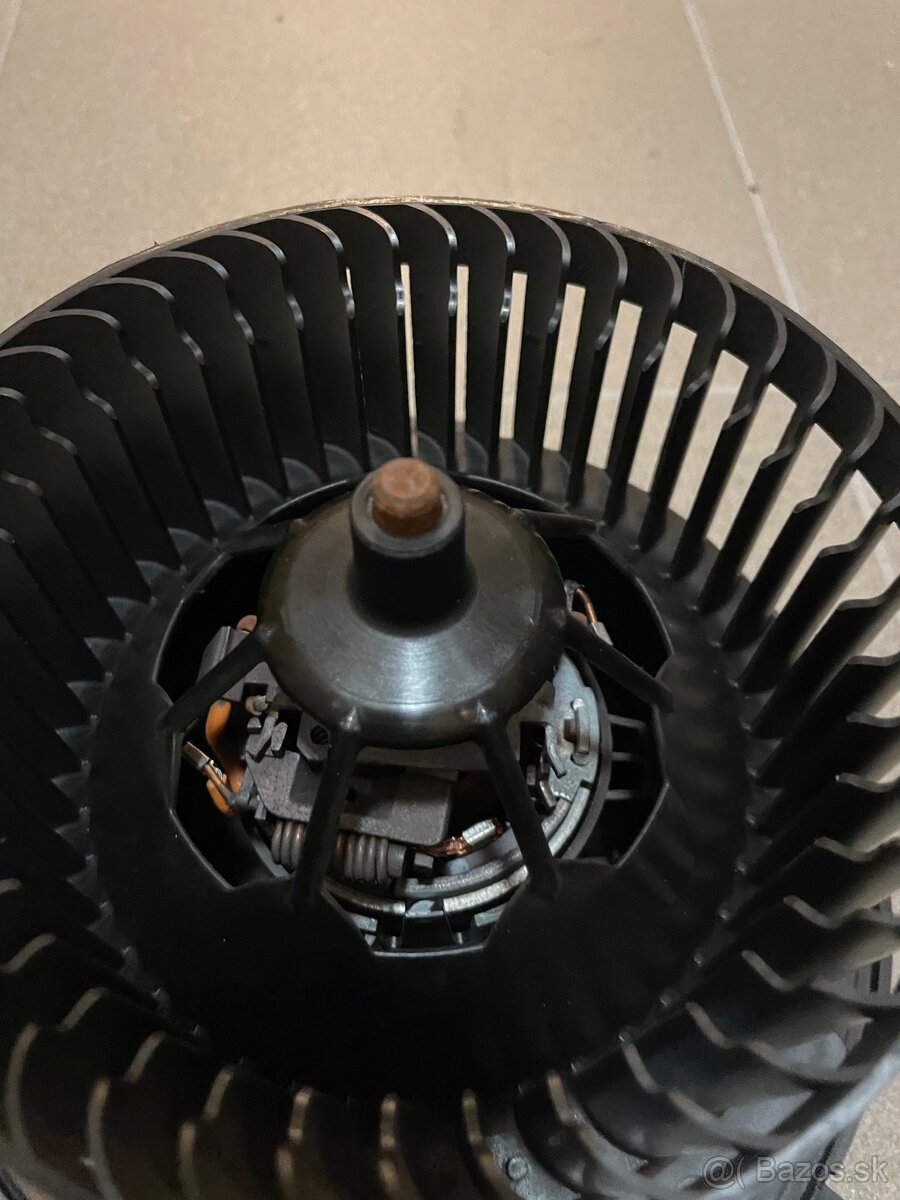 Vnútorný ventilátor kúrenia 5Q1819021F - 3