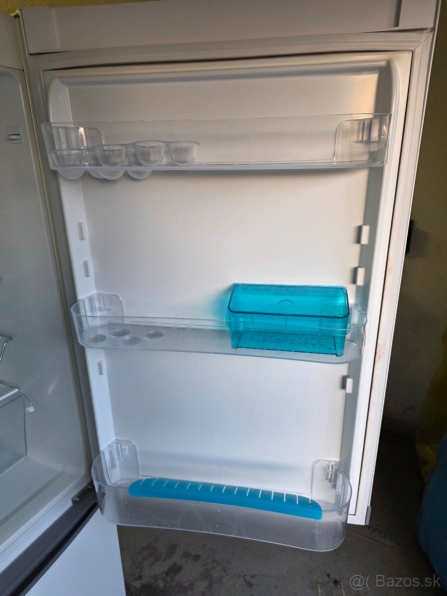 Predám kombinovanú chladničku Zanussi ❄️ - 3