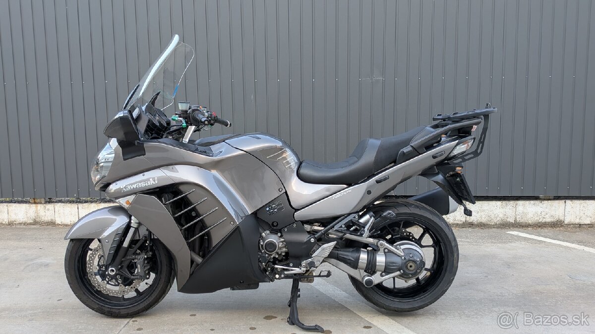 Kawasaki GTR 1400 - 3