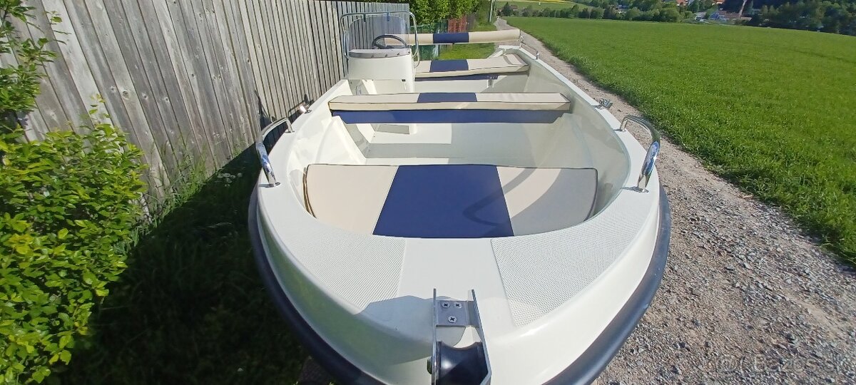 Motorový člun, loď Any 430 - 3