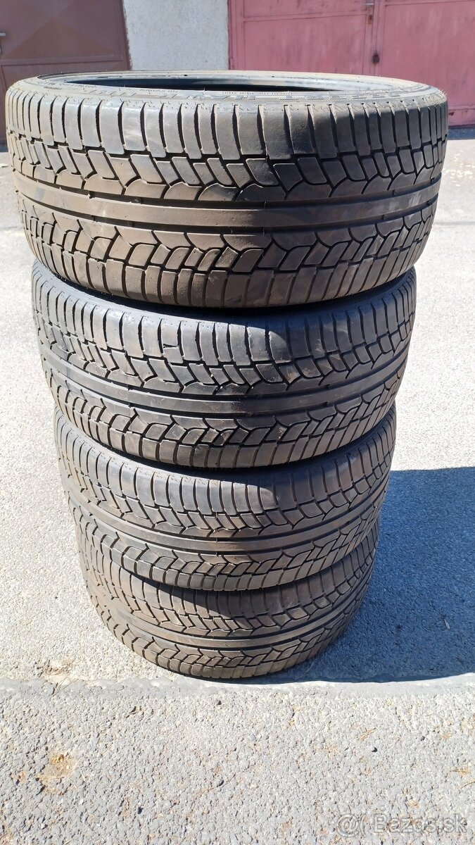 265/35 r22 - 3
