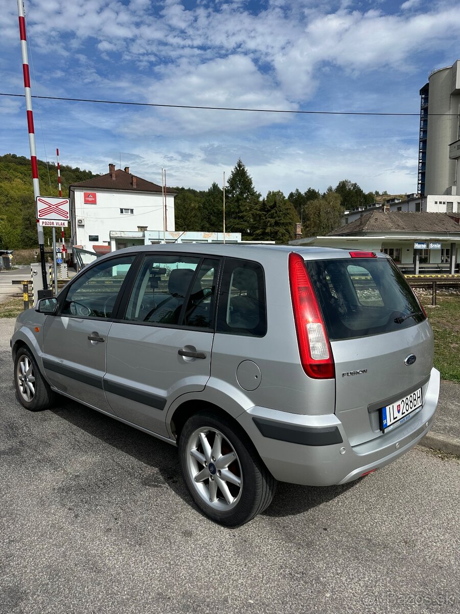 Predám Ford Fusion 1.4 59kw Benzín - 3