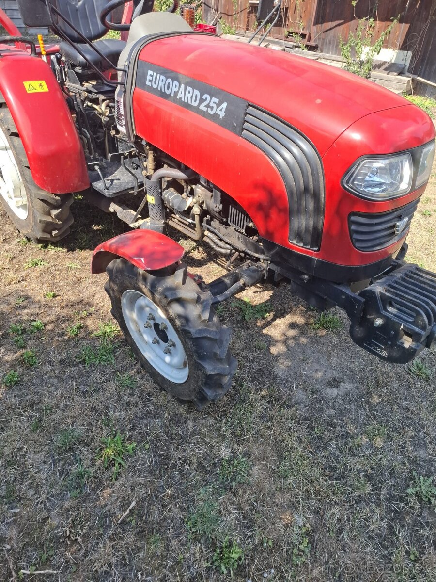 Malo traktor EUROPARD 254 Foton - 3