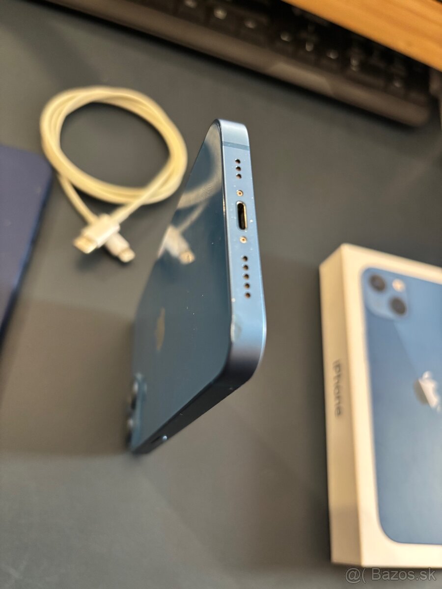 iPhone 13 modrý 256GB - 3