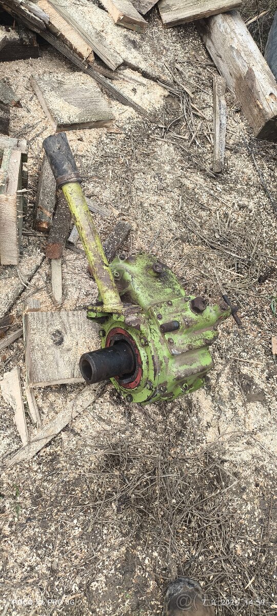 Predám kukuričny adaptér e514 - 3