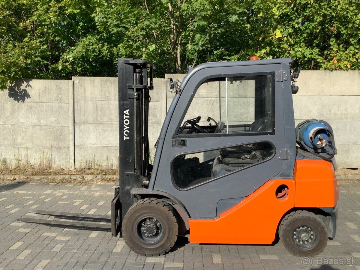 Toyota 8FG25 LPG 2.5t – kabina, topení, side-shift - 3