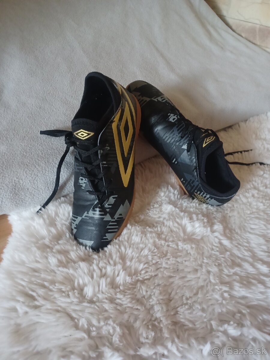 Umbro v.38 - 3