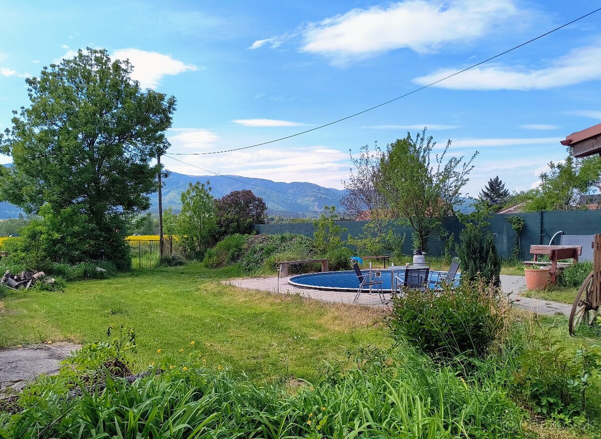 Dom s bazénom v centre - 3