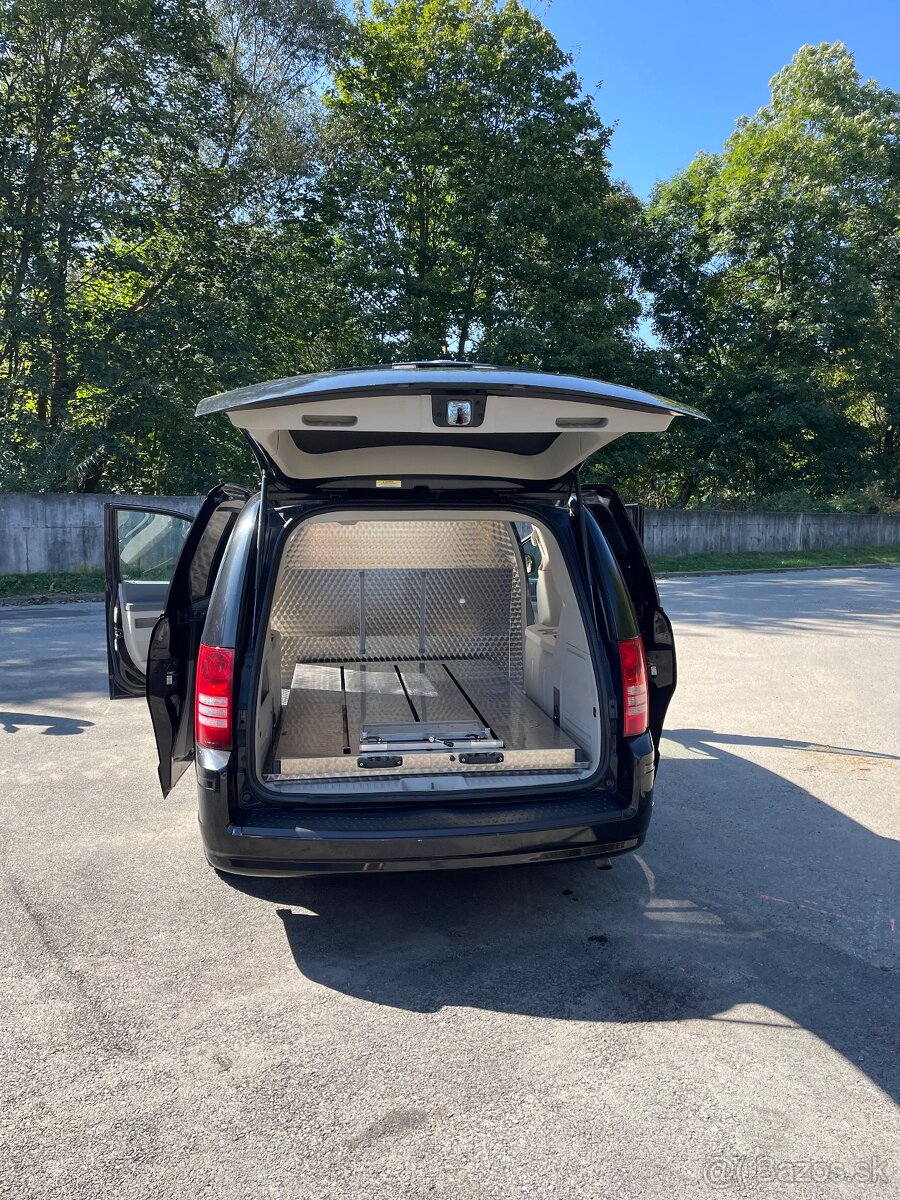 Pohřební speciál Chrysrel Grand Voyager - 3