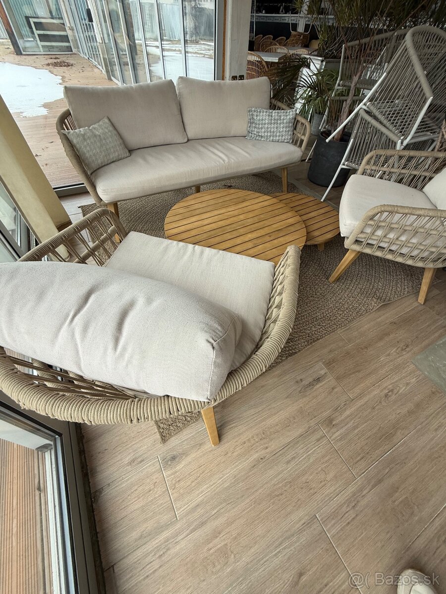 Ratanove sedenie - 3