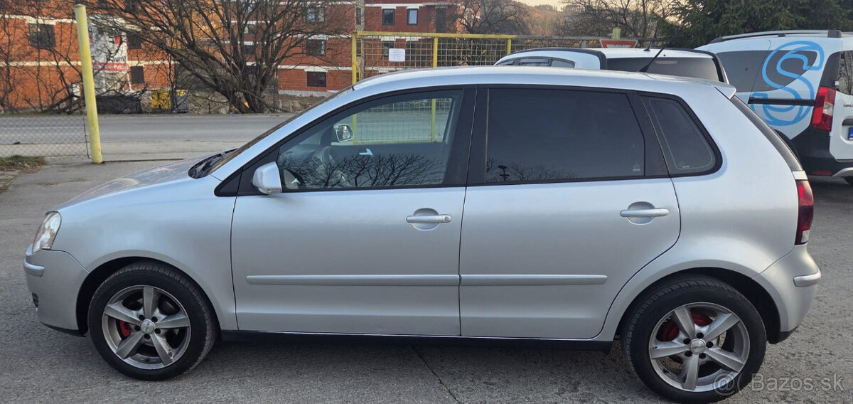 VW POLO 1,2 HTP r.v. 2005 - 3