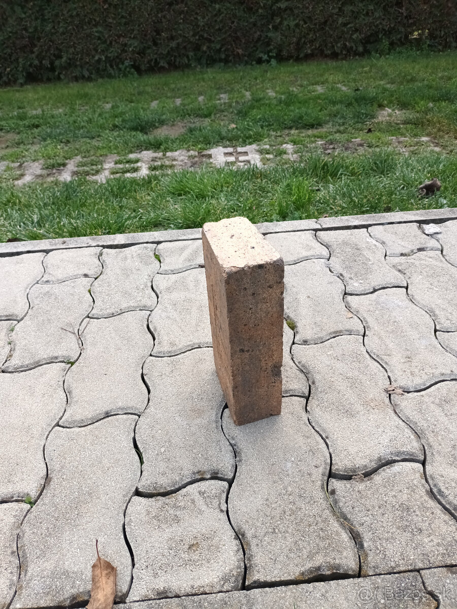 Šamotové tehly klinové (šamotky) - 3