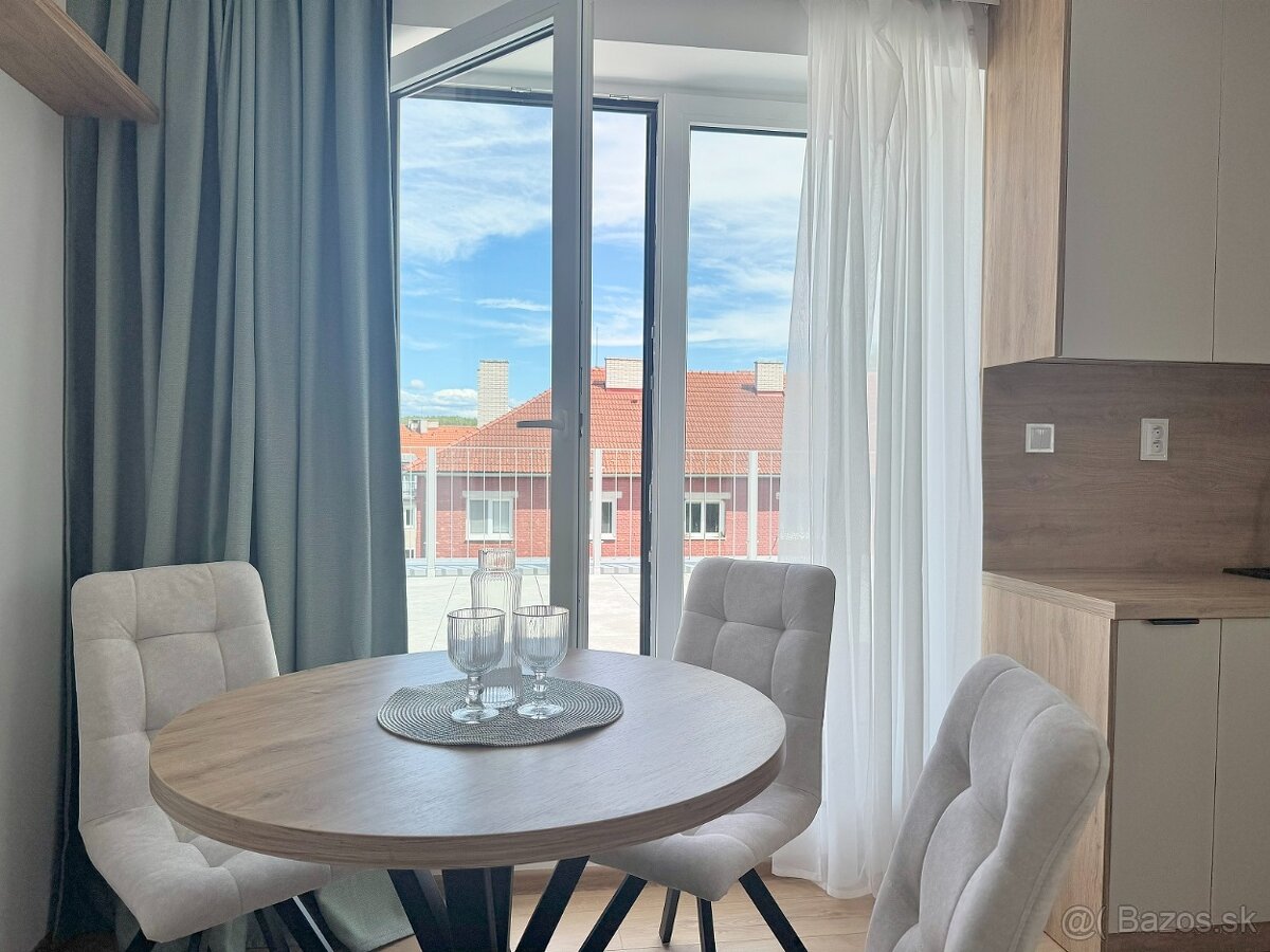 REZERVOVANÝ | 3 izbový byt, strešný s terasou - 3