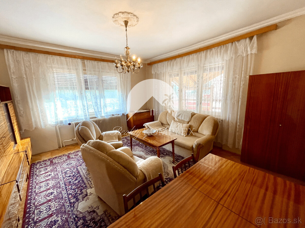 Reality KOMPLEX s.r.o. Vám ponúka priestranný rodinný dom s - 3