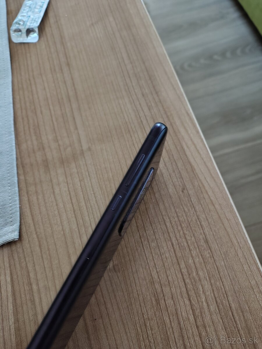 Motorola one zoom - 3