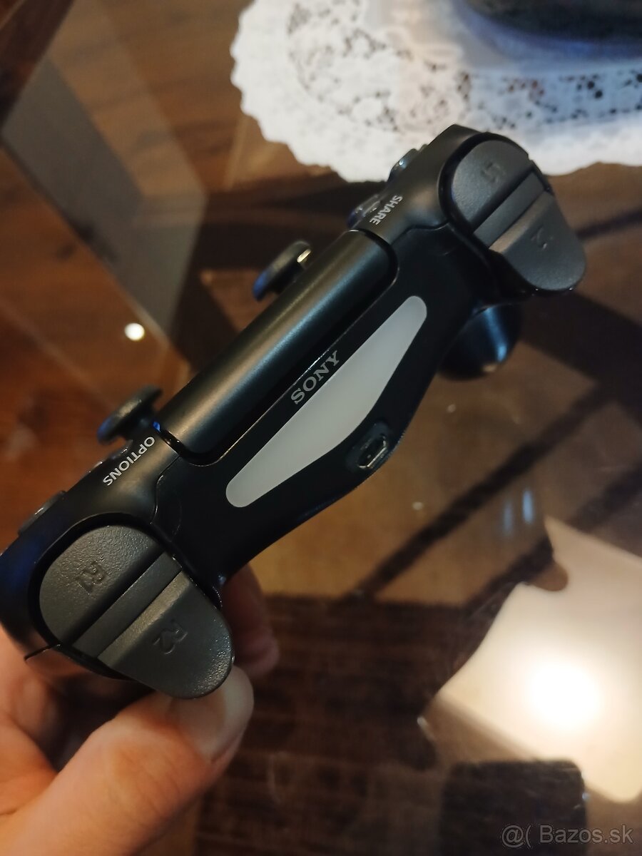 PS4 ovladač - 3
