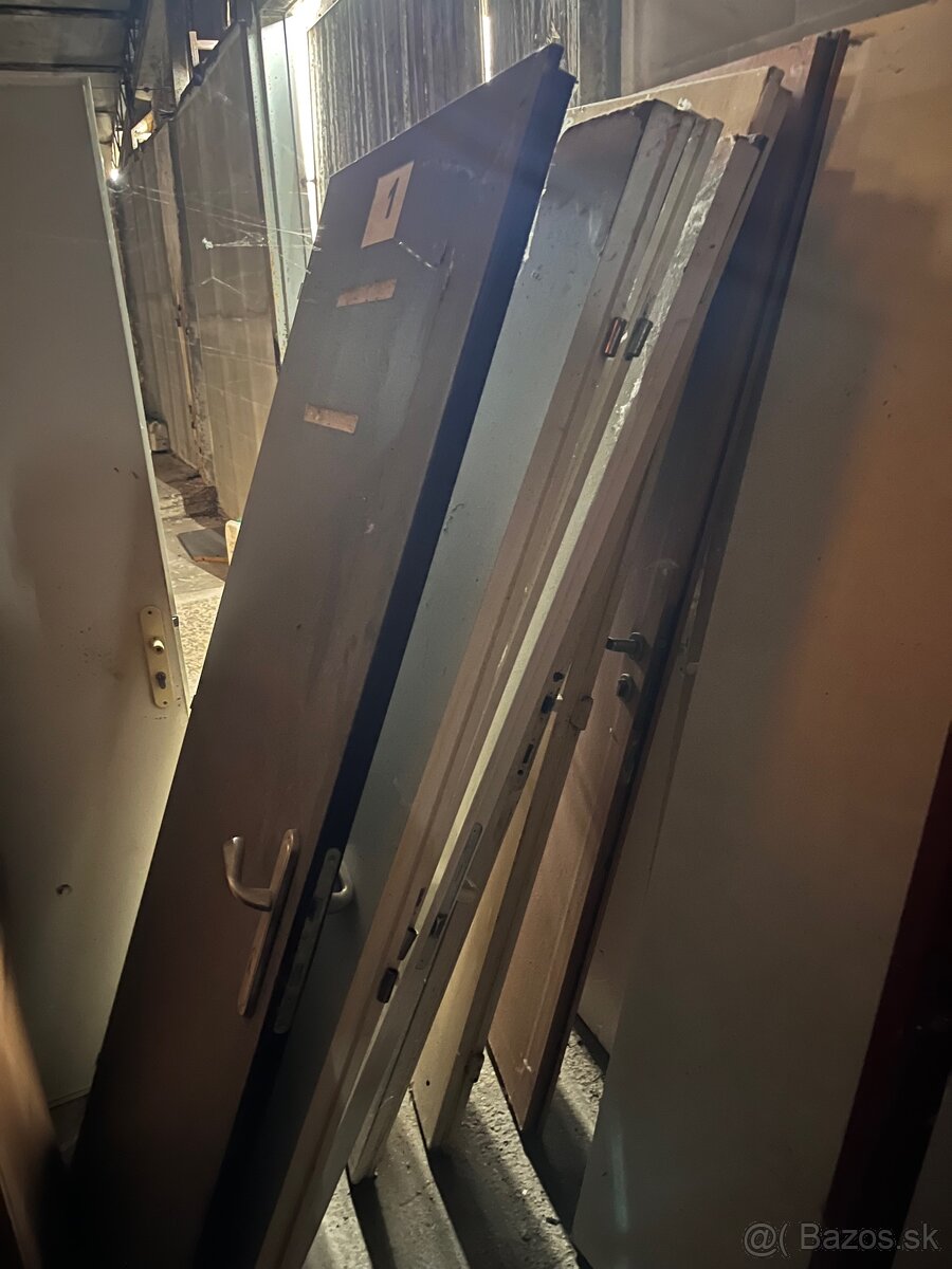 Dreveny nábytok - 3