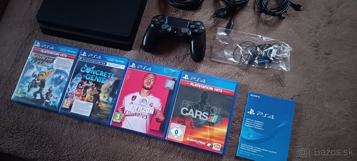 Ps4 slim s hrami - 3