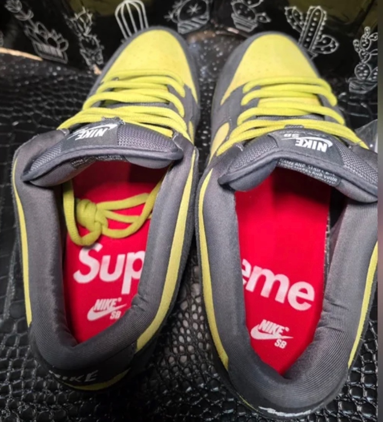 Nike SB Dunk Low x Supreme Grey/Yellow - 3