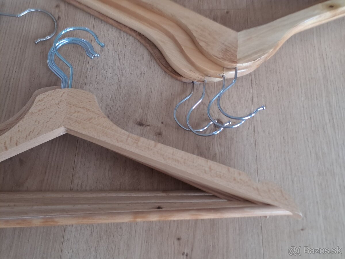 drevený vešiak - 3