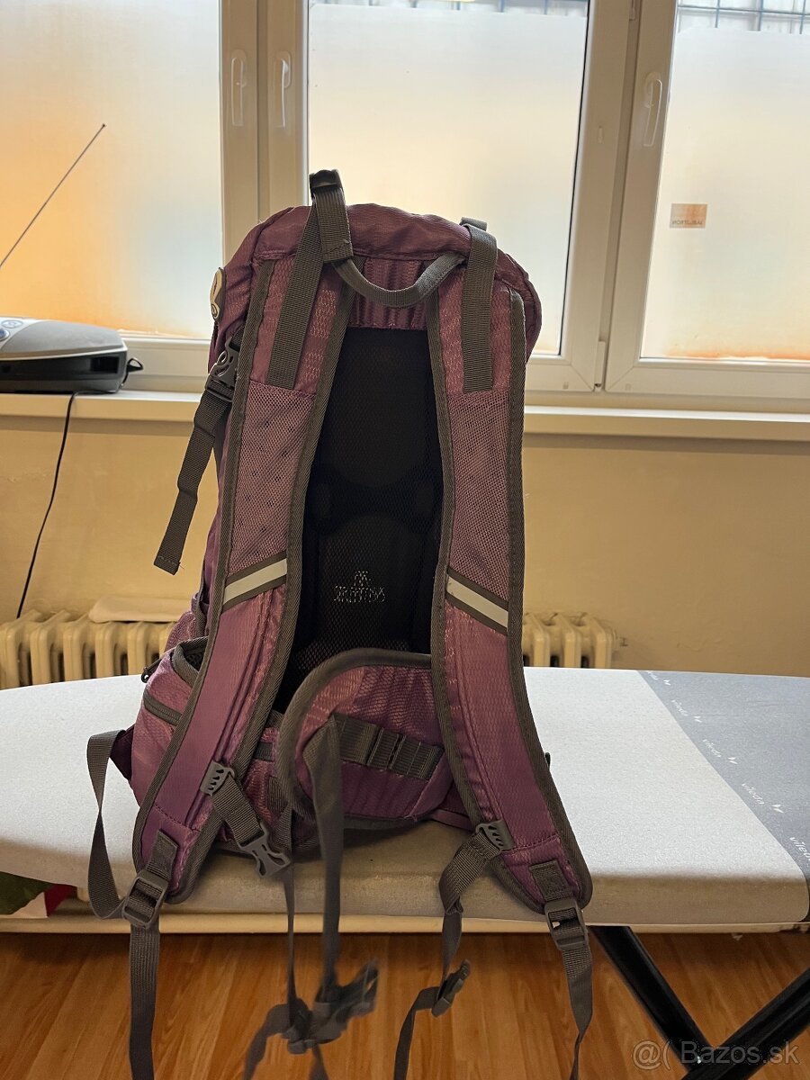 Predám dámsky ruksak na hory proti poteniu chrbáta - 3