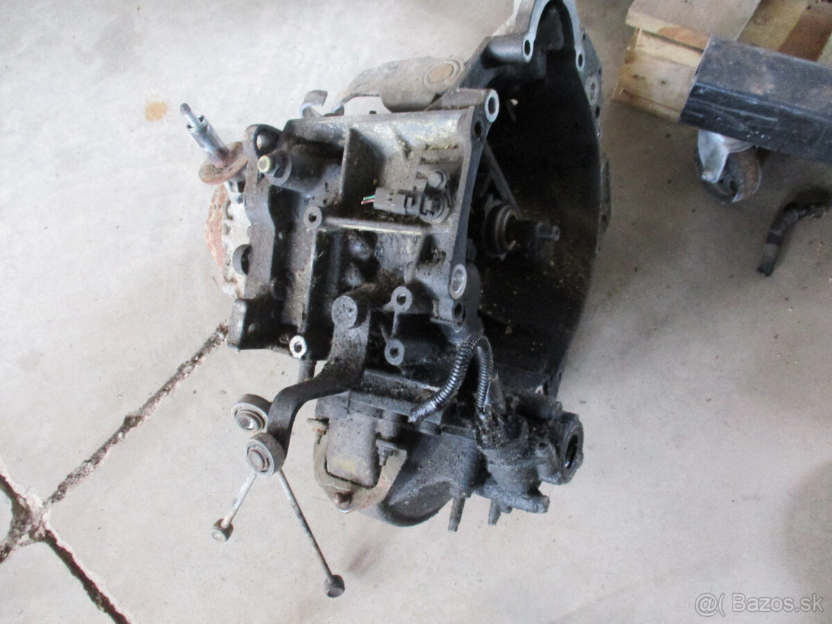 Motor a prevodovka Peugeot partner 1,9 D - 3
