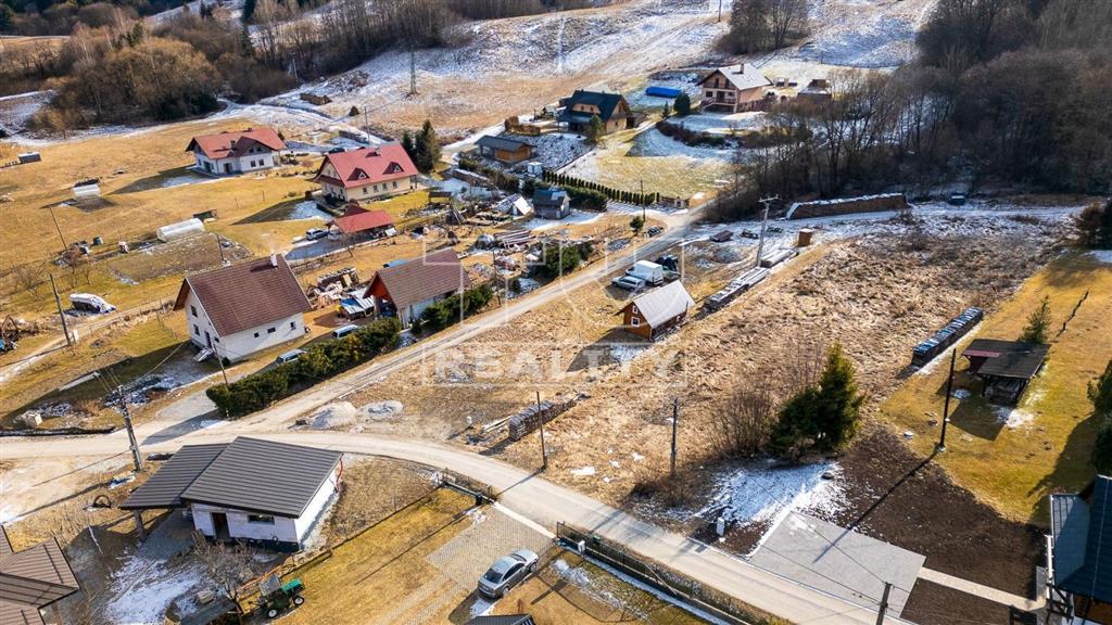 NOVÁ CENA-ROVINATÝ STAVEBNÝ POZEMOK, ZÁZRIVÁ, VÝMERA 1352m2 - 3