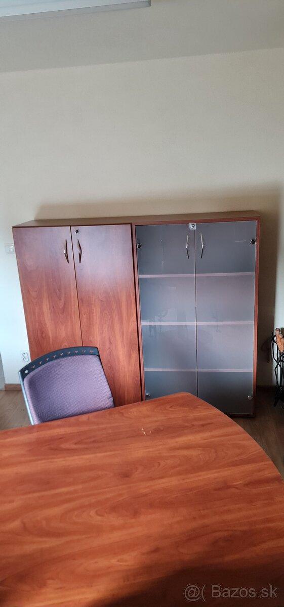 kancelárske skrine a stôl - 3