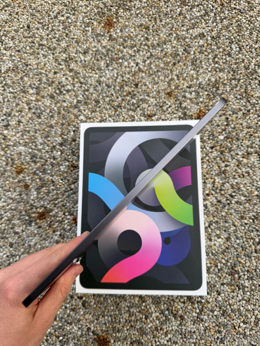 iPad AIR 4 256GB + Smart Keyboard, AirPods Pro - 3