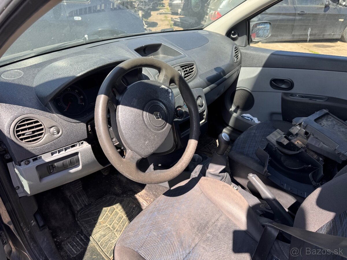 RENAULT CLIO 3 2006 na náhradné diely - 3