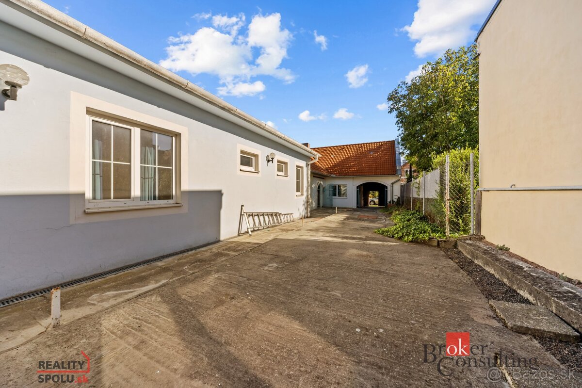 Na predaj priestranný bezbariérový rodinný dom v Budmericiac - 3