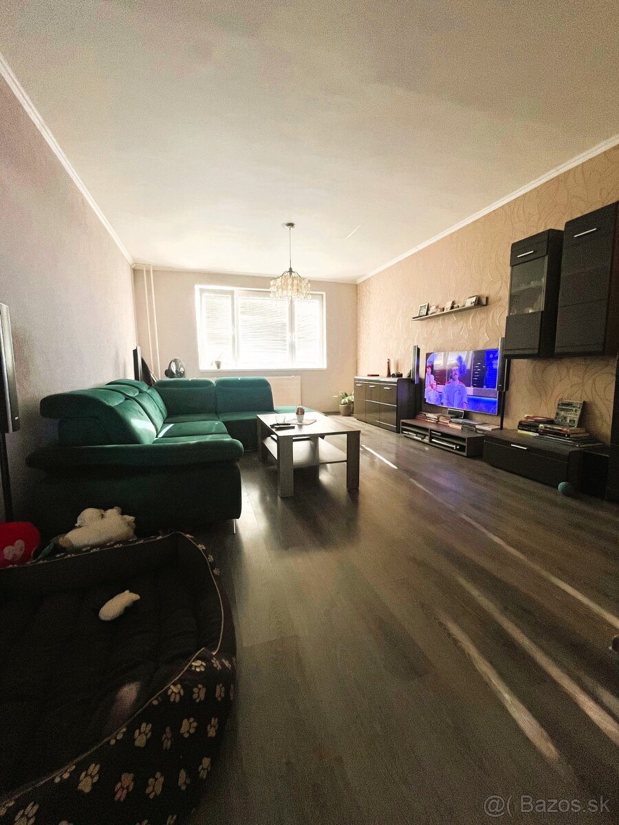 Pekný a veľký 3 izb. byt s loggiou, sídl.Vinohrady, Levice - 3