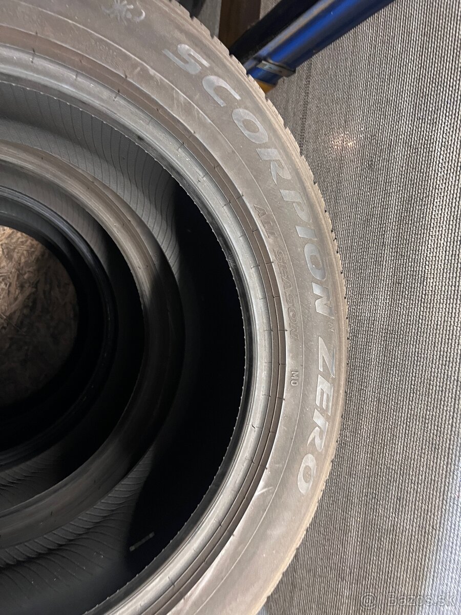 Predám 275/50R20 113V - 3
