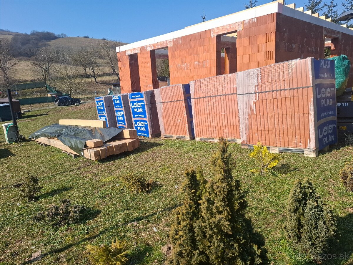 Rozostastavaná stavba RD - 3