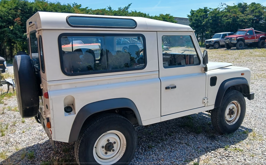 Land Rover Defender