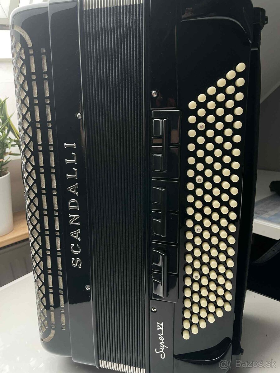 Predám akordeón Scandalli Super IV - 3