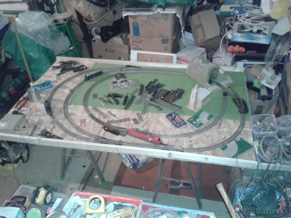 modelove kolajisko HO +mašinky 155cmx 100cm - 3