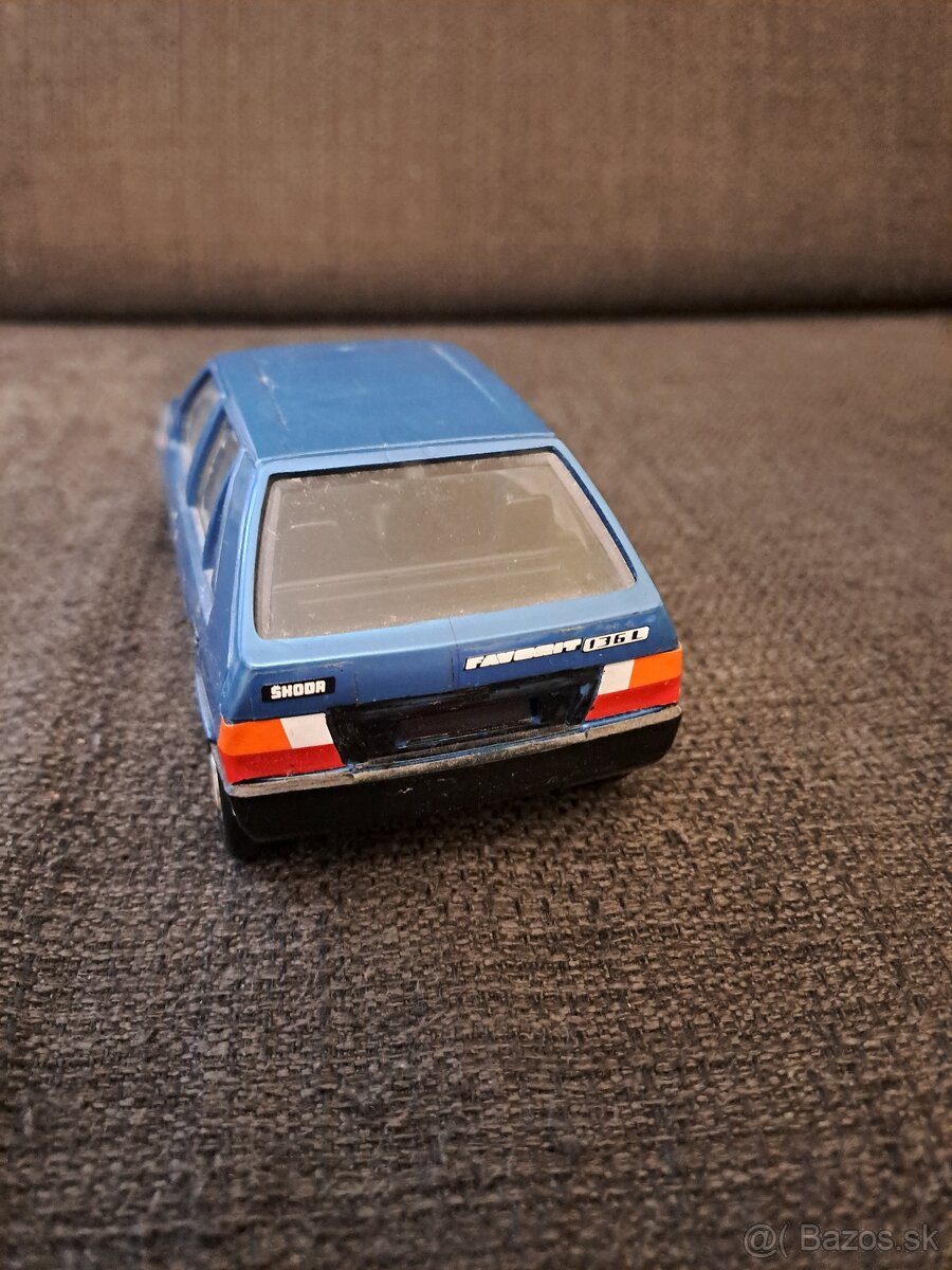 Škoda favorit - 3