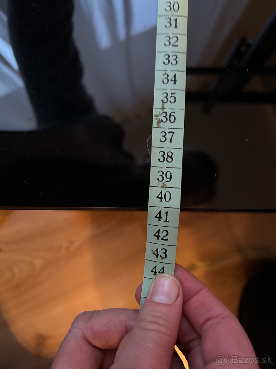 Predám TV stolík,sklený,čierny - 3