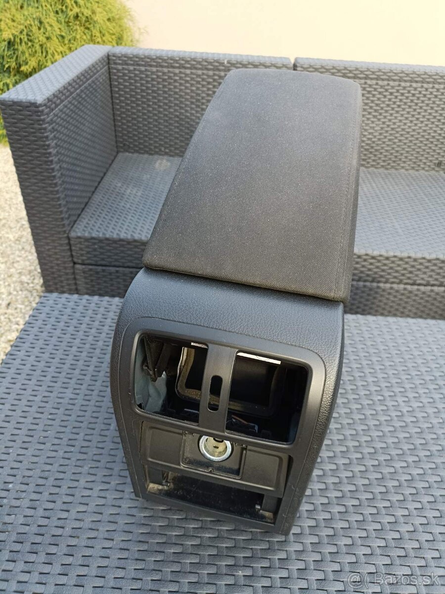 LAKŤOVÁ OPIERKA PASSAT B6,B7 - 3