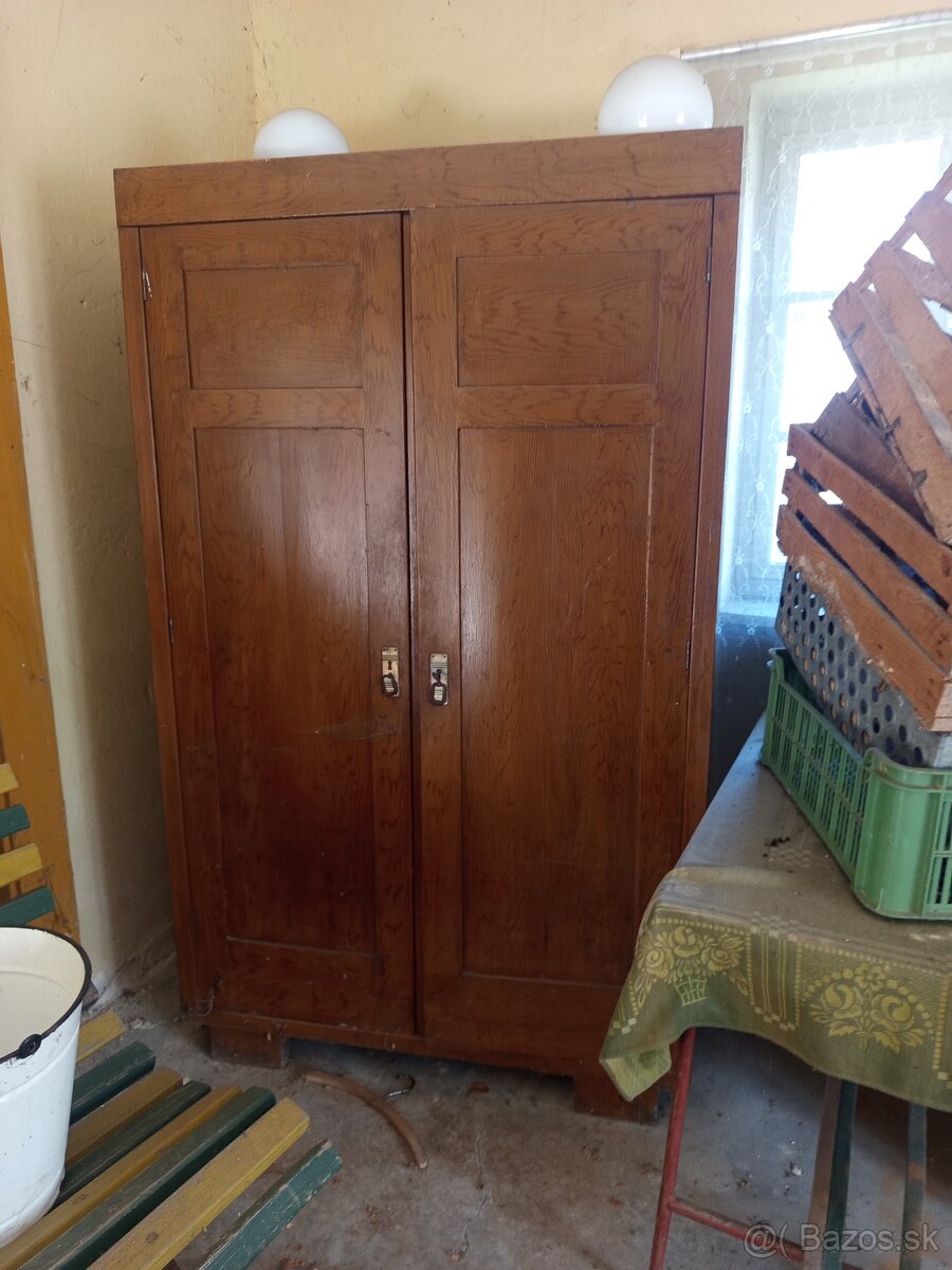 Staré postele,skrine - 3