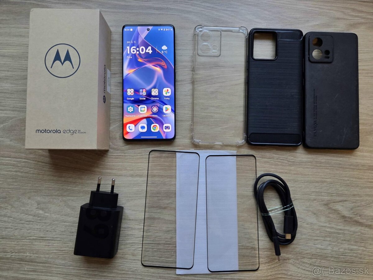 Motorola Edge 30 Fusion, cierny, kryty, skla - 3