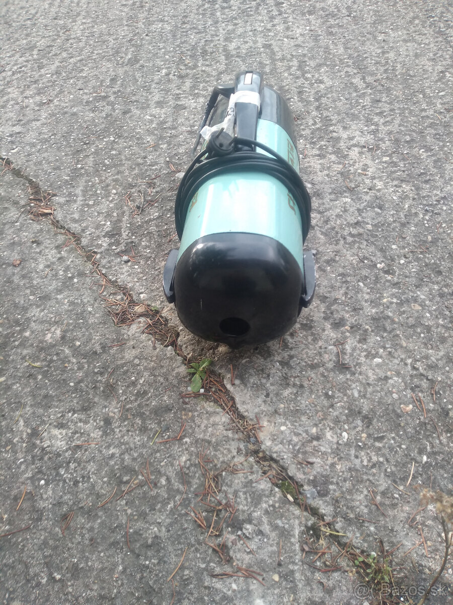 RETRO FUNKčNY VYSAVAč - 3