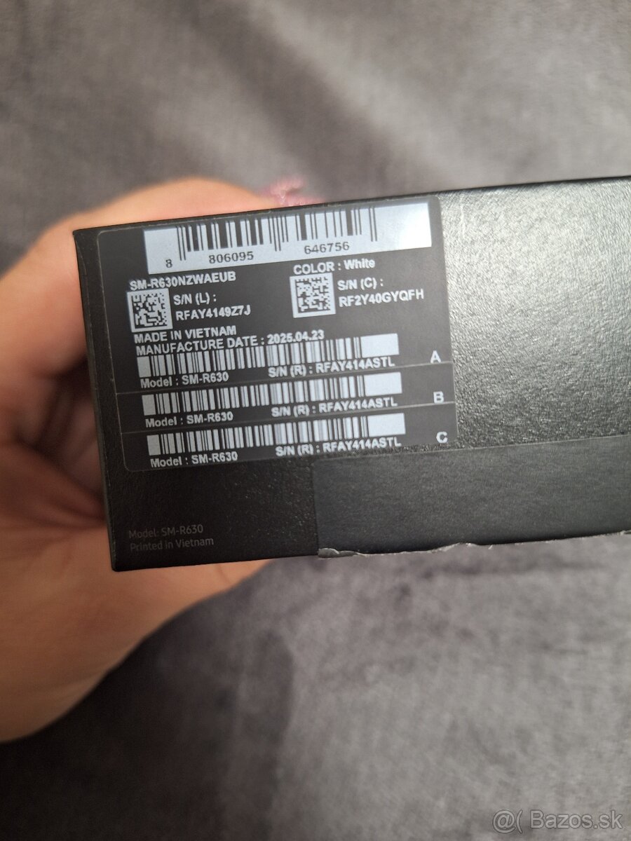 Posuniem sluchadla +2×kryt - 3