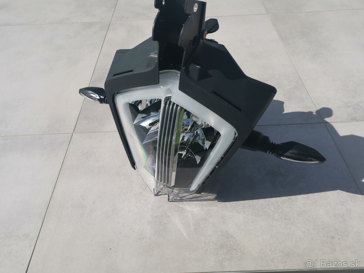KTM 890 Adventure R predne svetlo - 3