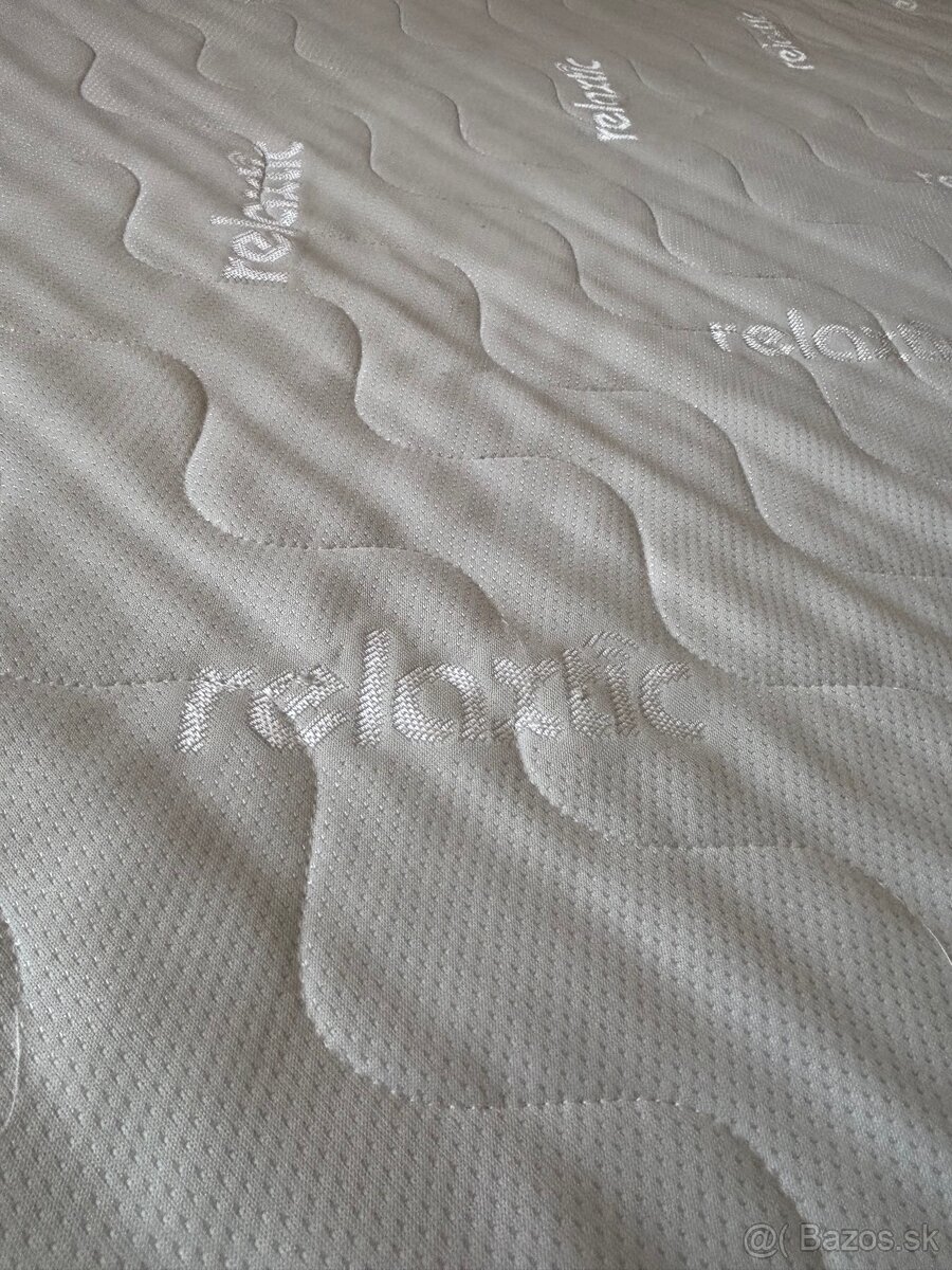 Manželská postel a komoda - 3