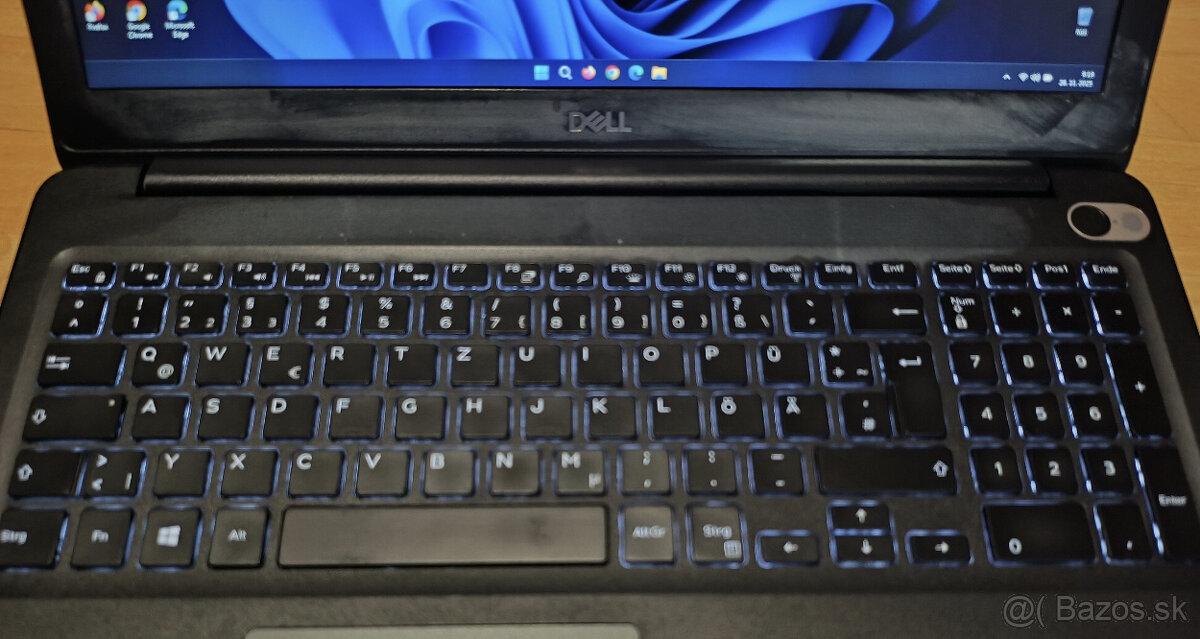 Notebook DELL Latitude 3500 - i5 / SSD / nová batéria - 3