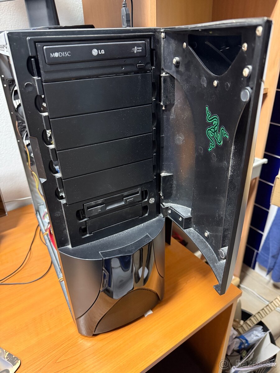 Predam PC skrinku NZXT Phantom - 3